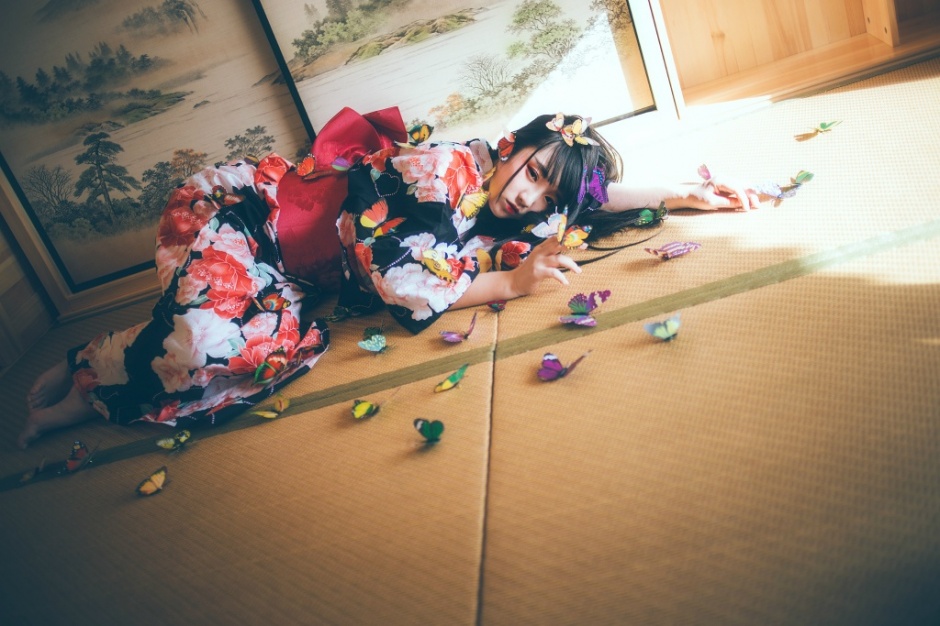 气质嫩模麦苹果yanni性感人体艺术写真