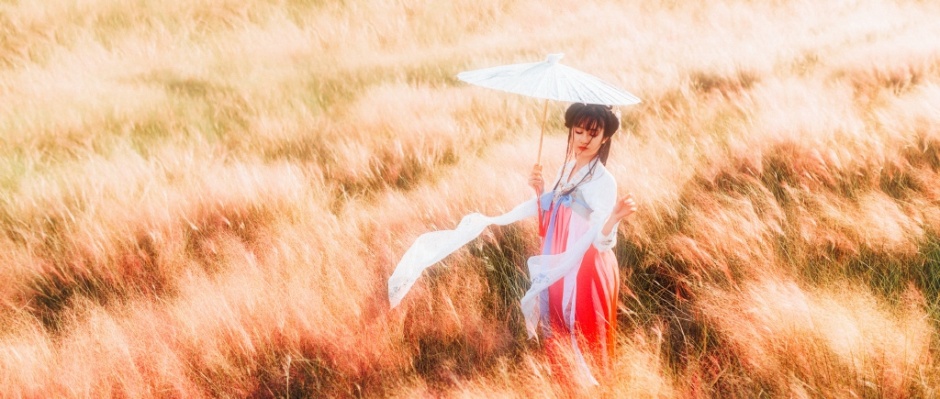 性感美女演绎光影人体彩绘写真