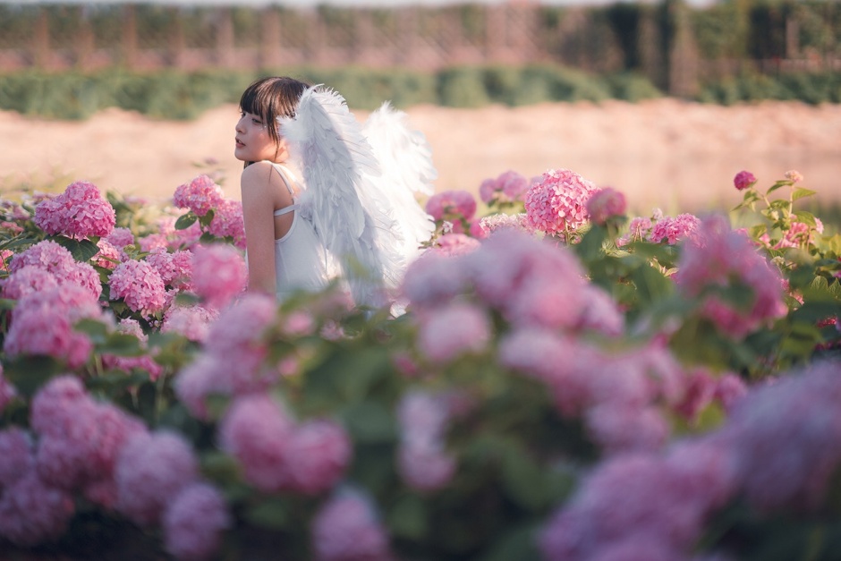 另类乌克兰美女人体艺术写真