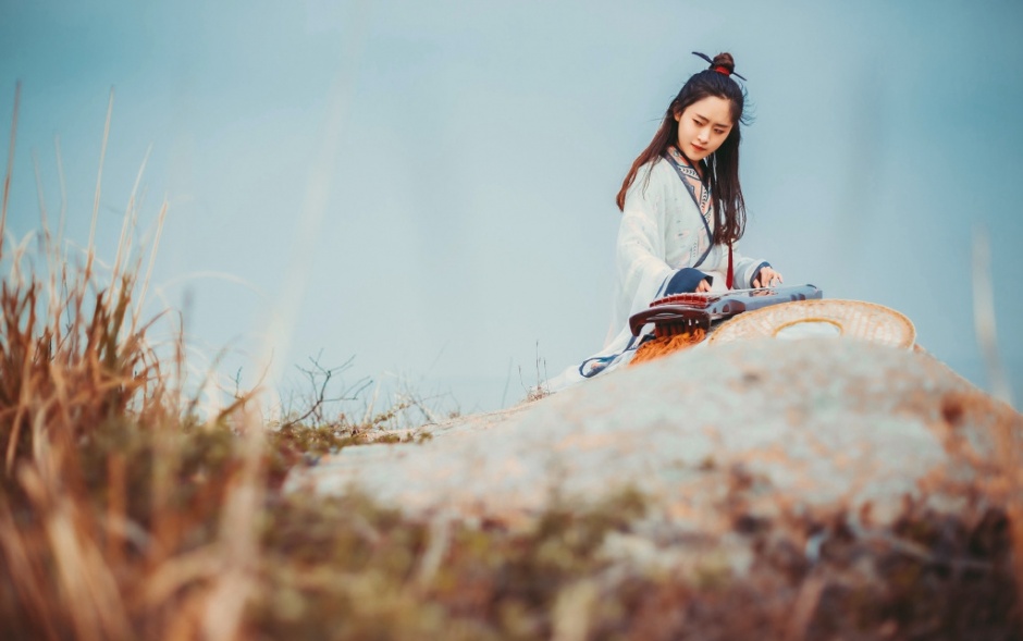 美女孟狐狸透明蕾丝高清人体艺术照