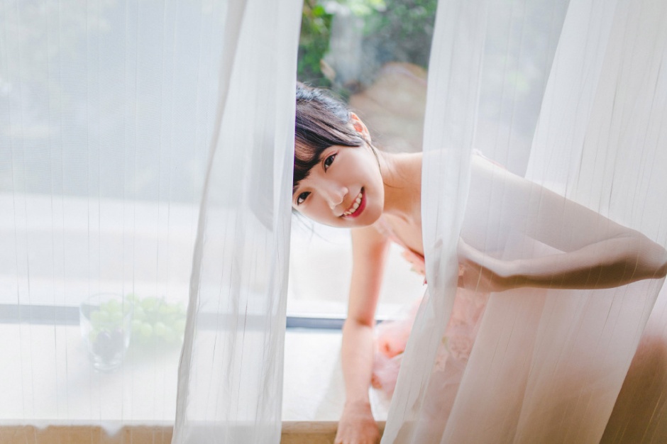 性感浴缸美女E杯奶茶湿身诱惑人体图片