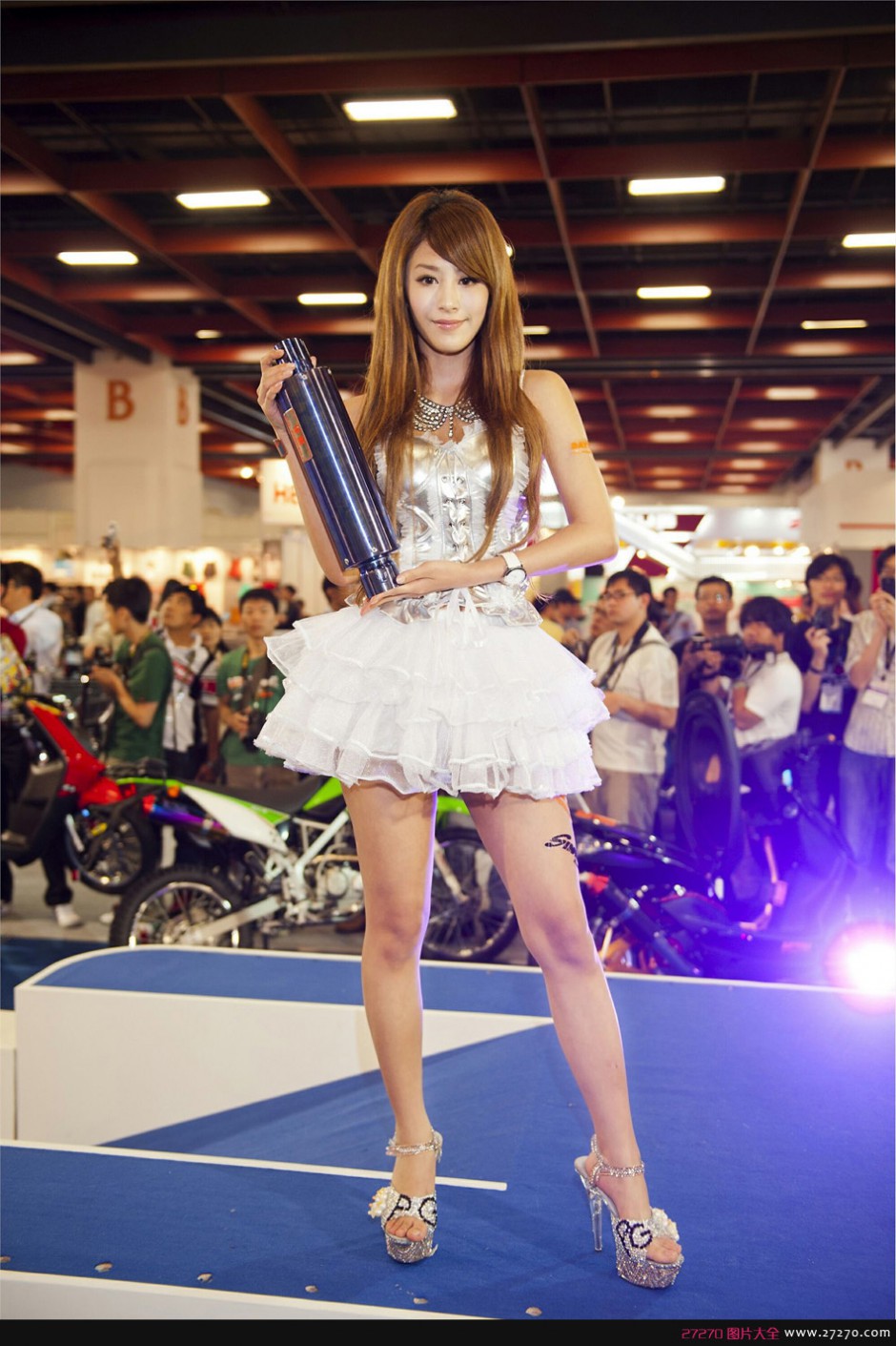 动人体态 机展模特诱惑