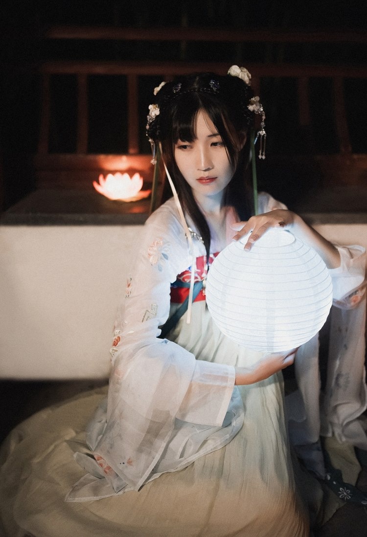 模特诺诺女仆制服装套裙诱惑性感人体艺术图