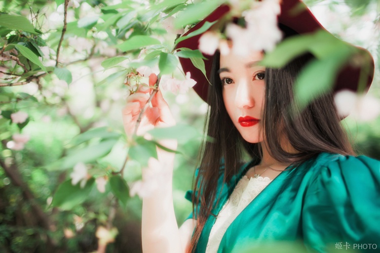 刚小希诱惑逼真人体艺术高清写真