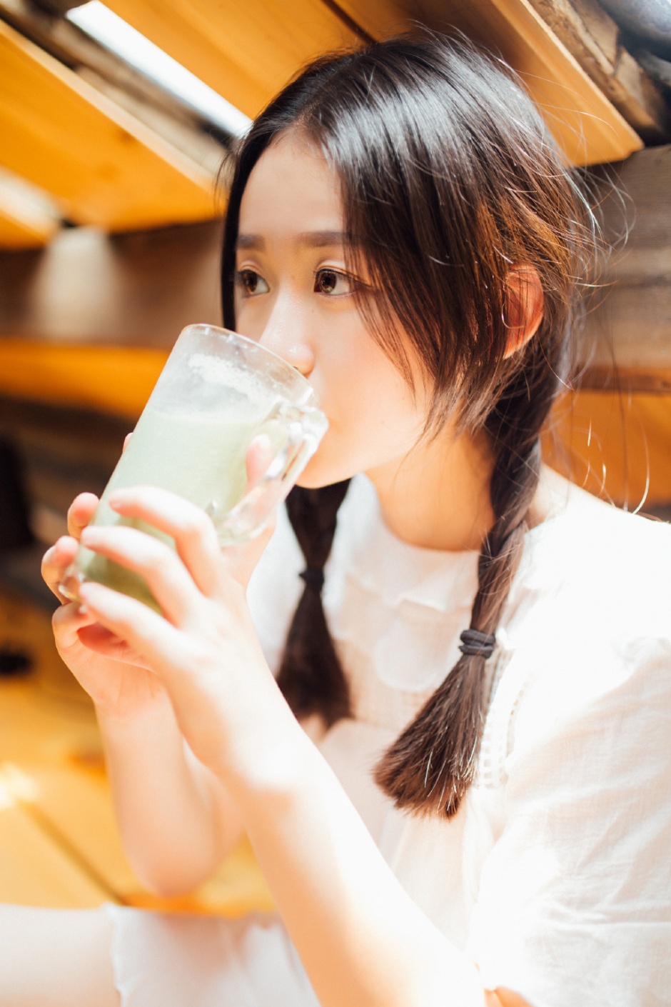 性感辣妹��丝袜高跟人体写真照