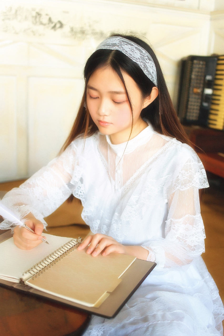 白皙美女Milk大萌极品性感人体艺术图片