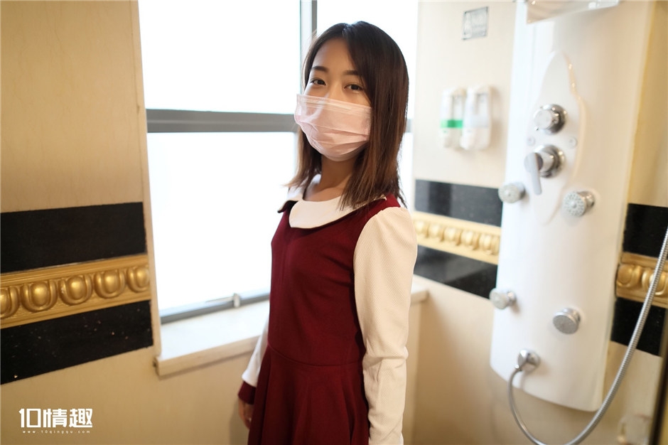 嫩模美女超短连衣裙三角�鲍人体艺术性感写真