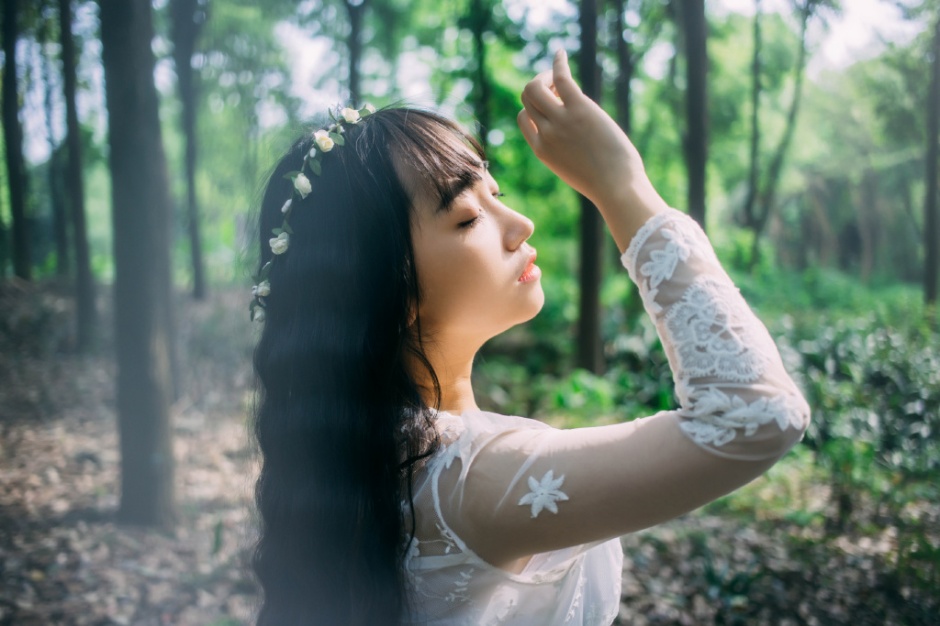 长腿美女沈晓青黑高跟人体写真照