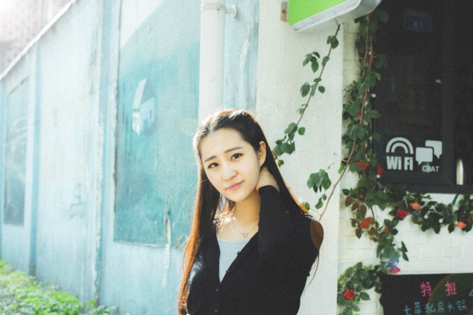 身材高挑又漂亮的女人舒林培性感人体写真