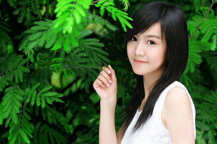 日本清纯少女户外人体写真集锦
