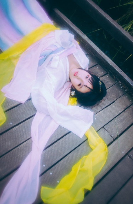 气质嫩模麦苹果yanni性感人体艺术写真