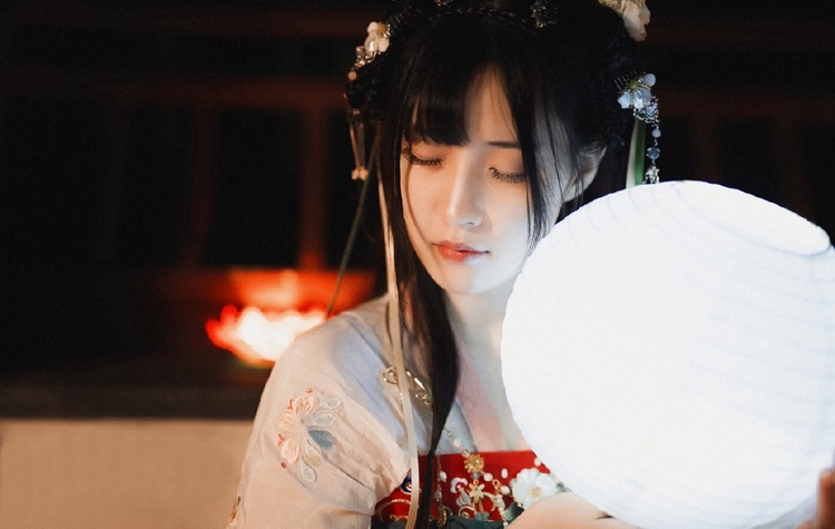 模特诺诺女仆制服装套裙诱惑性感人体艺术图