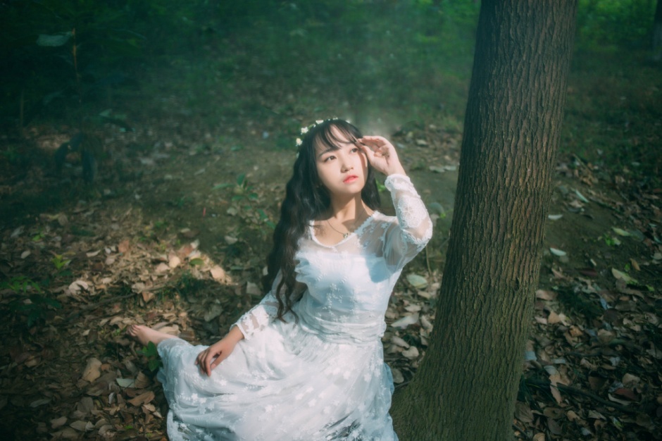 长腿美女沈晓青黑高跟人体写真照