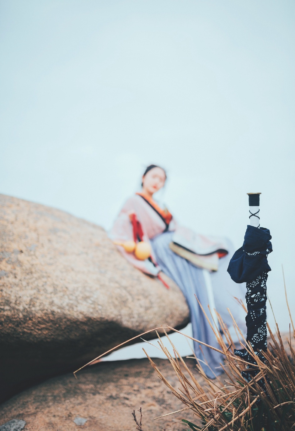 郭婉祈携小猫拍大胆人体艺术图片