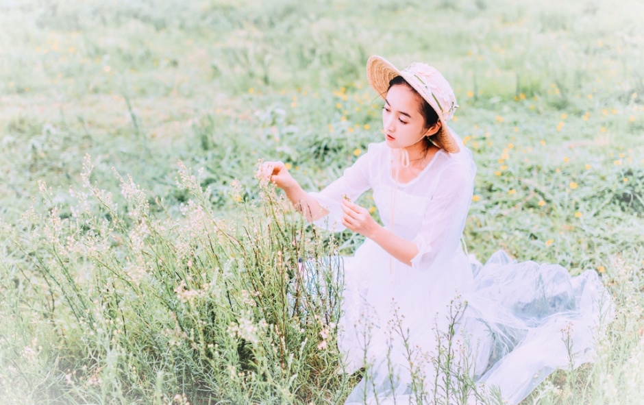 另类乌克兰美女人体艺术写真