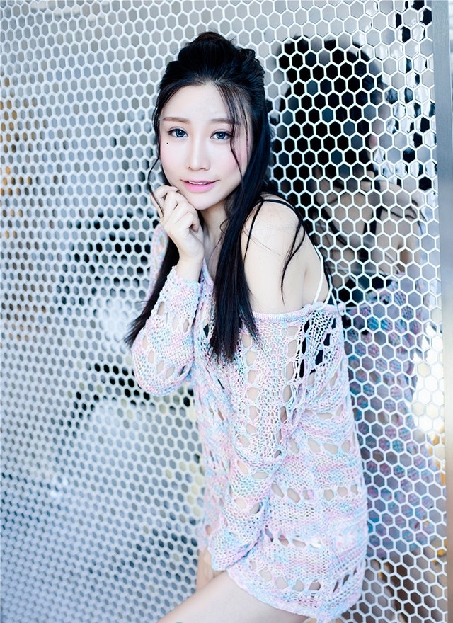 骨感美女嫩模镂空吊带酥胸性感丁字裤诱惑写真