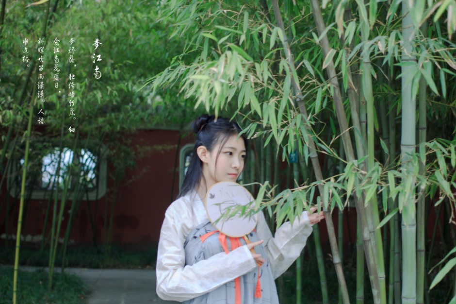 性感学生妹Ellie艾栗栗极品人体艺术写真