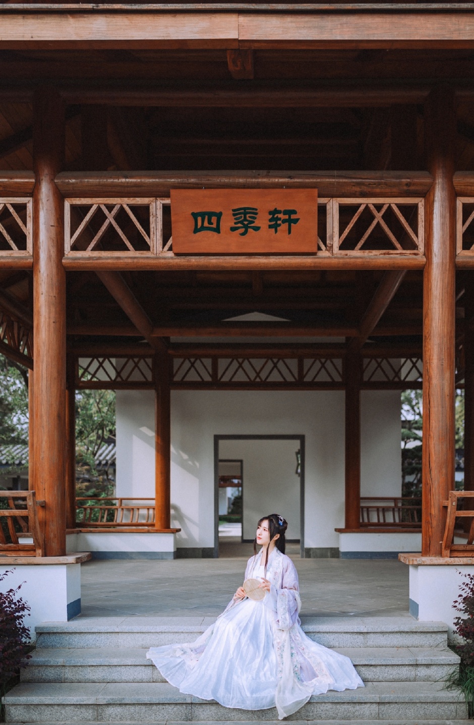 美女luvian本能透明蕾丝裙性感人体艺术图片