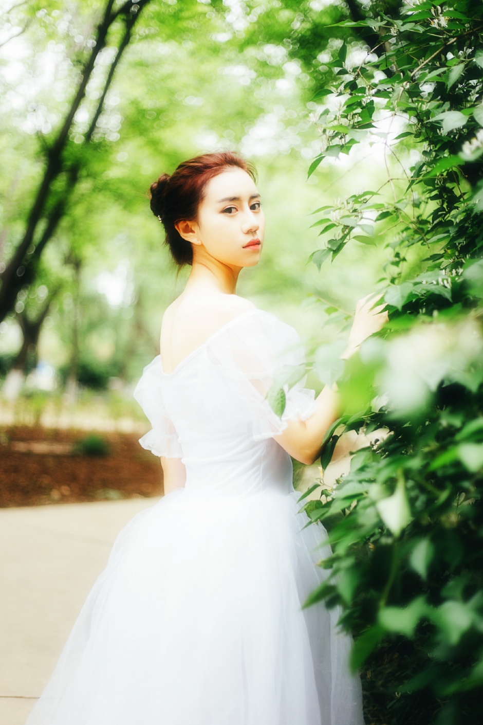 中国性感女神许诺Sabrina穿黑丝袜人体艺术图