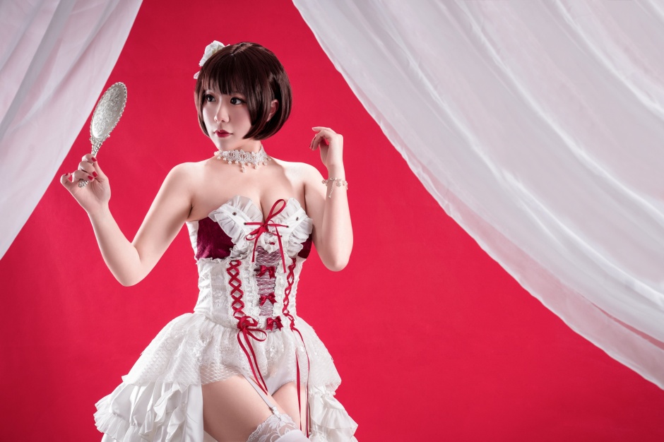 秀人网g奶女神李雪婷巴厘岛迷人妩媚写真