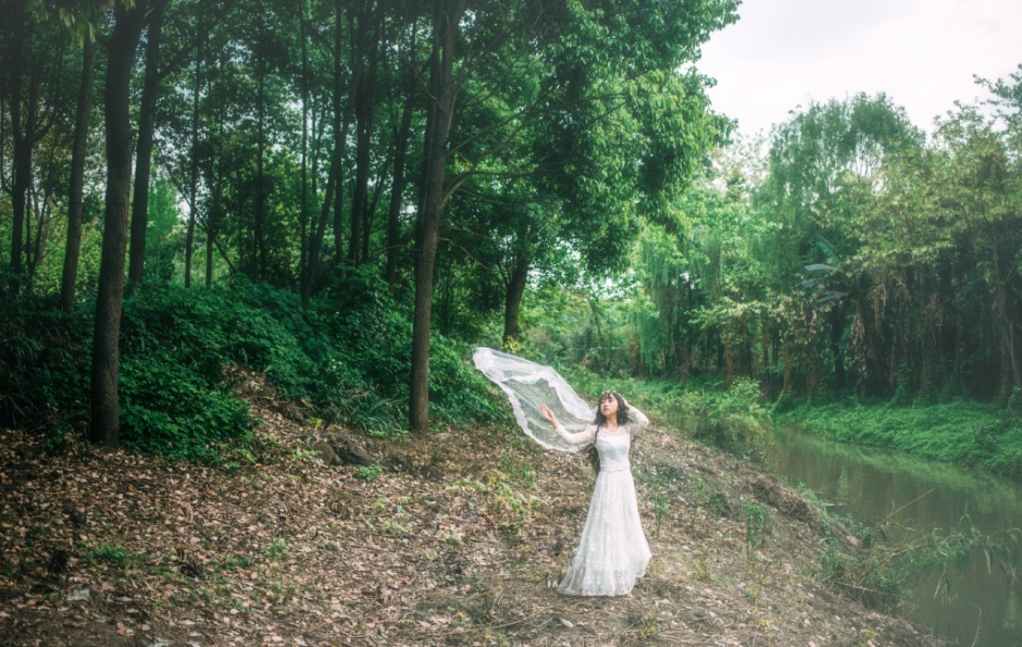 美女南湘Baby性感大胆人体艺术图片