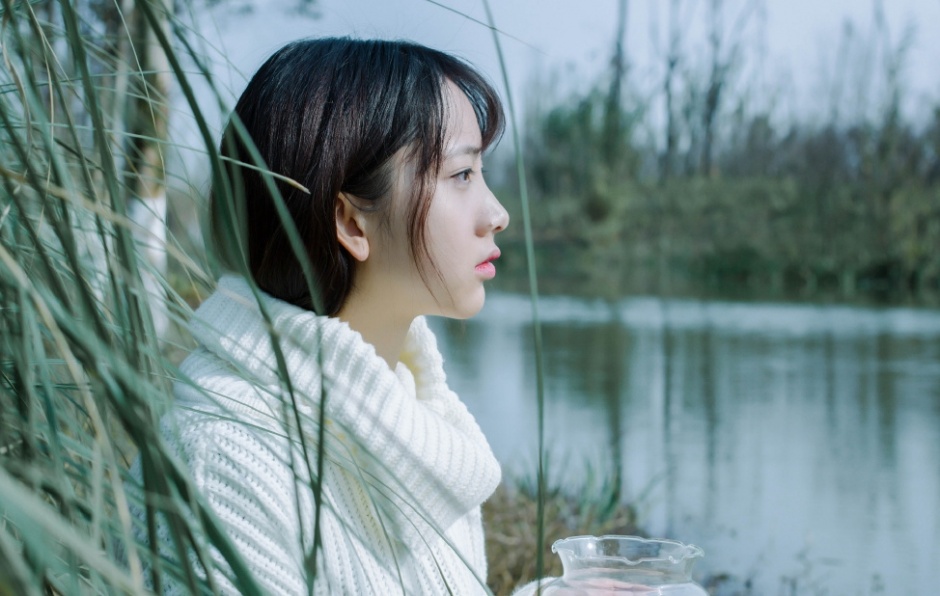 女演员龚�菲人体艺术照图片