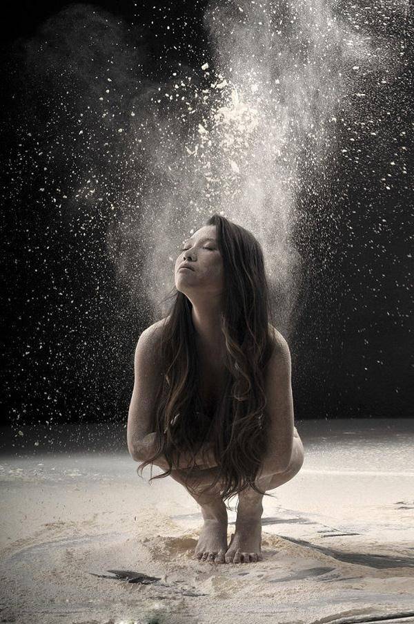 风沙中的美女人体艺术组图