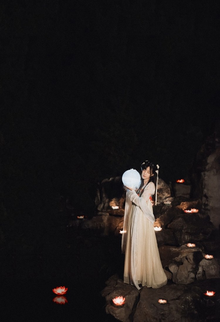 张静尤闪亮人体艺术高清写真