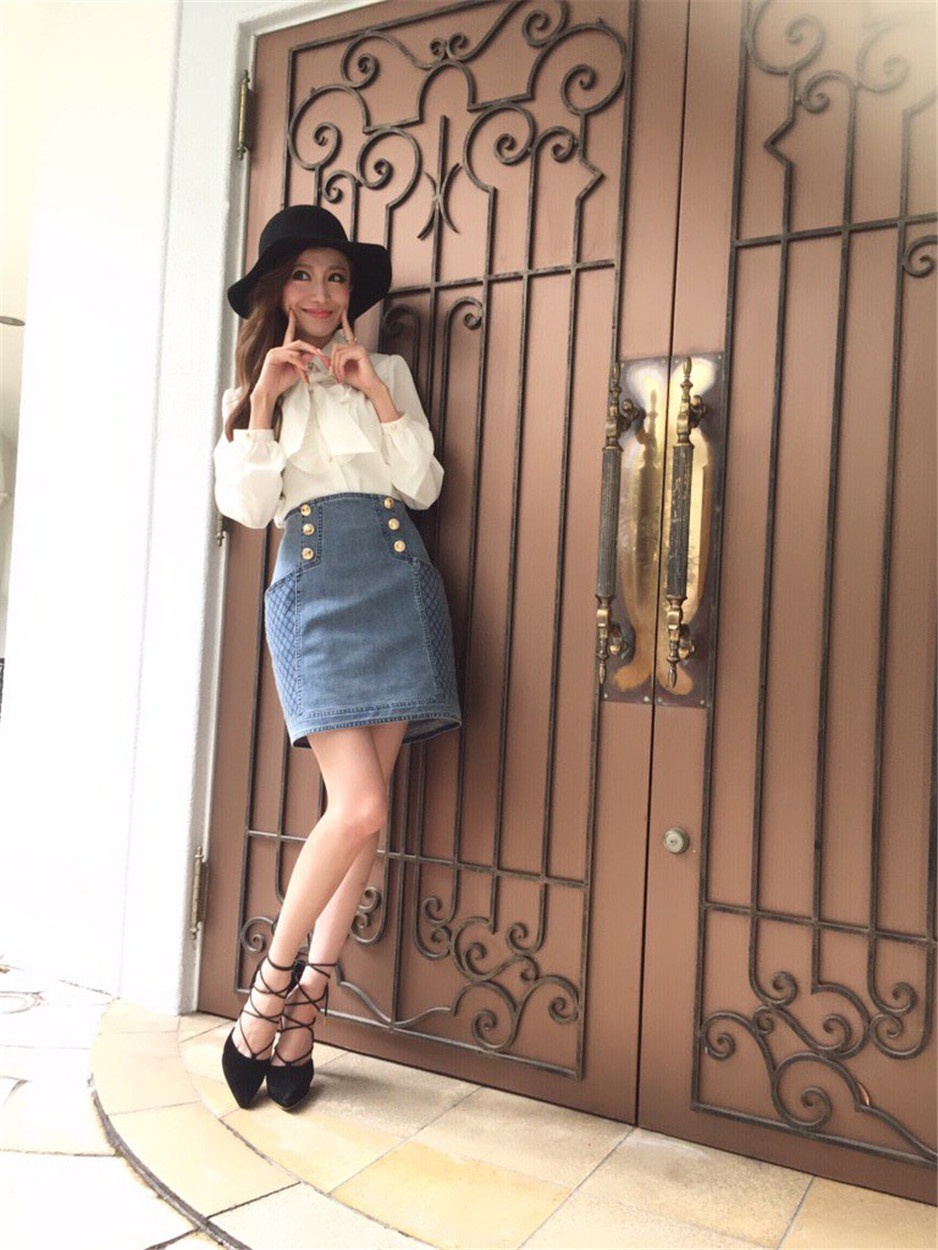 日本模特美女��えみり养眼迷人图片