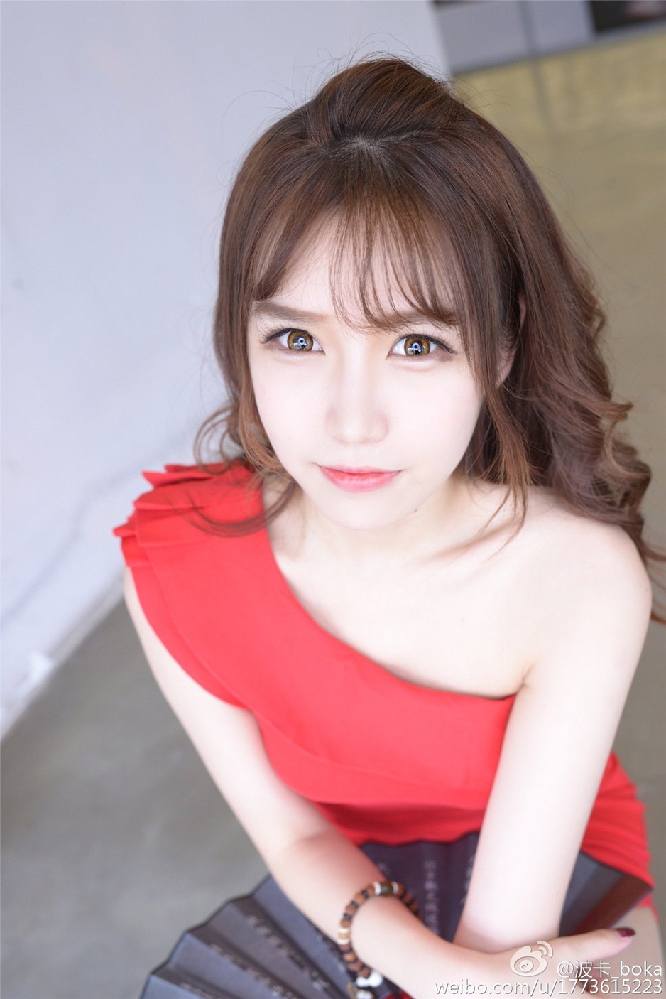 清纯靓丽的甜美妹子支伟婷自拍照