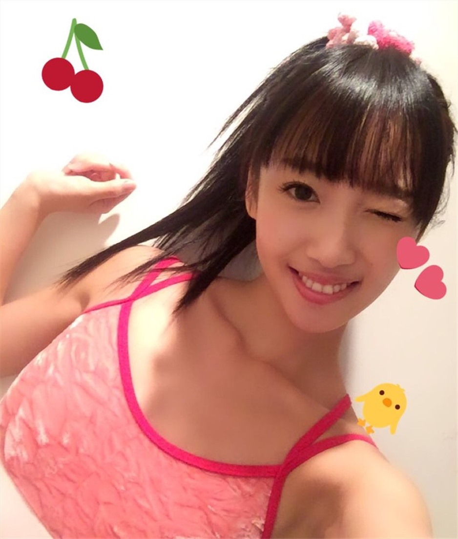 日本气质美女坂口千奈自拍图片