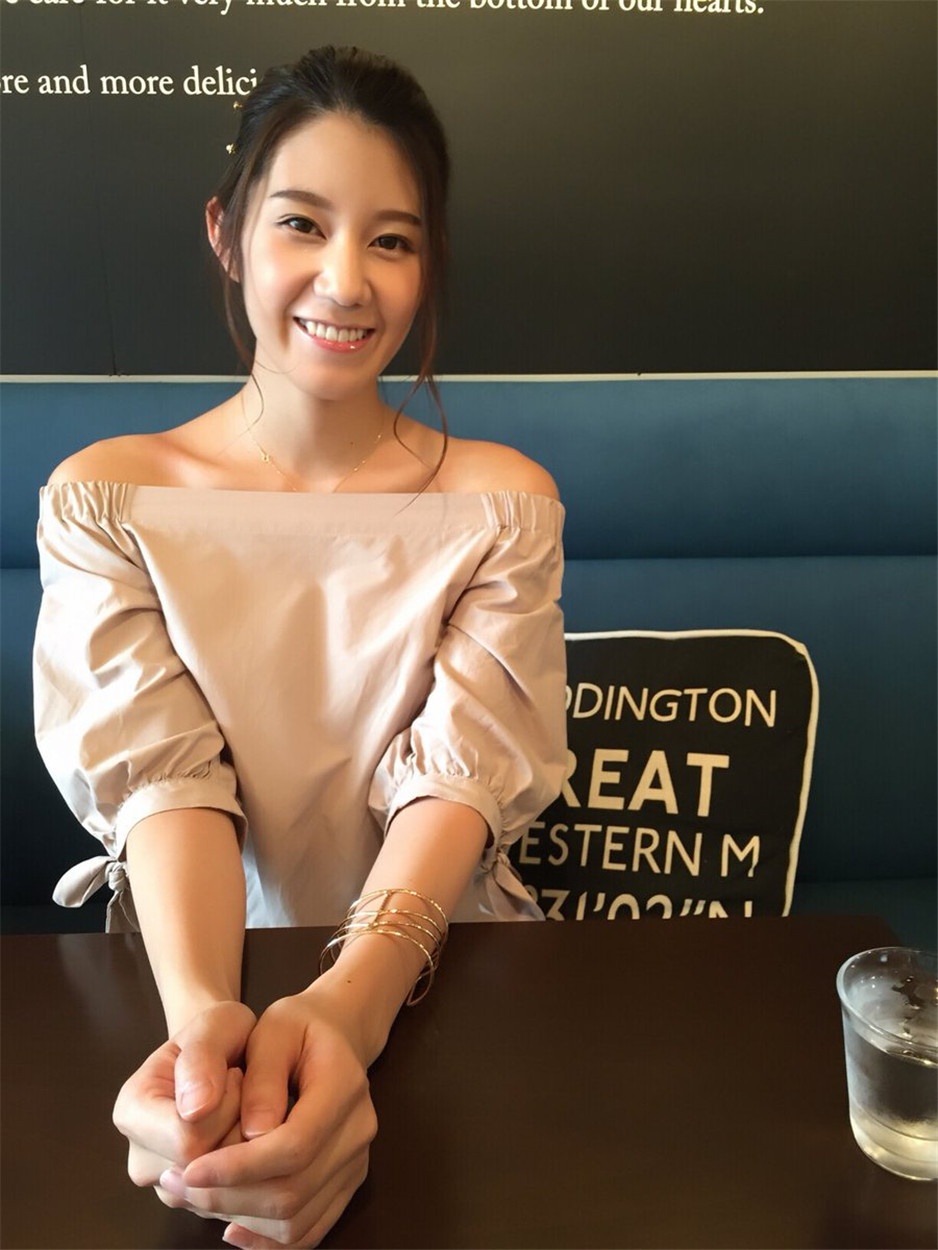 日本气质美女藤木美�迷人写真照