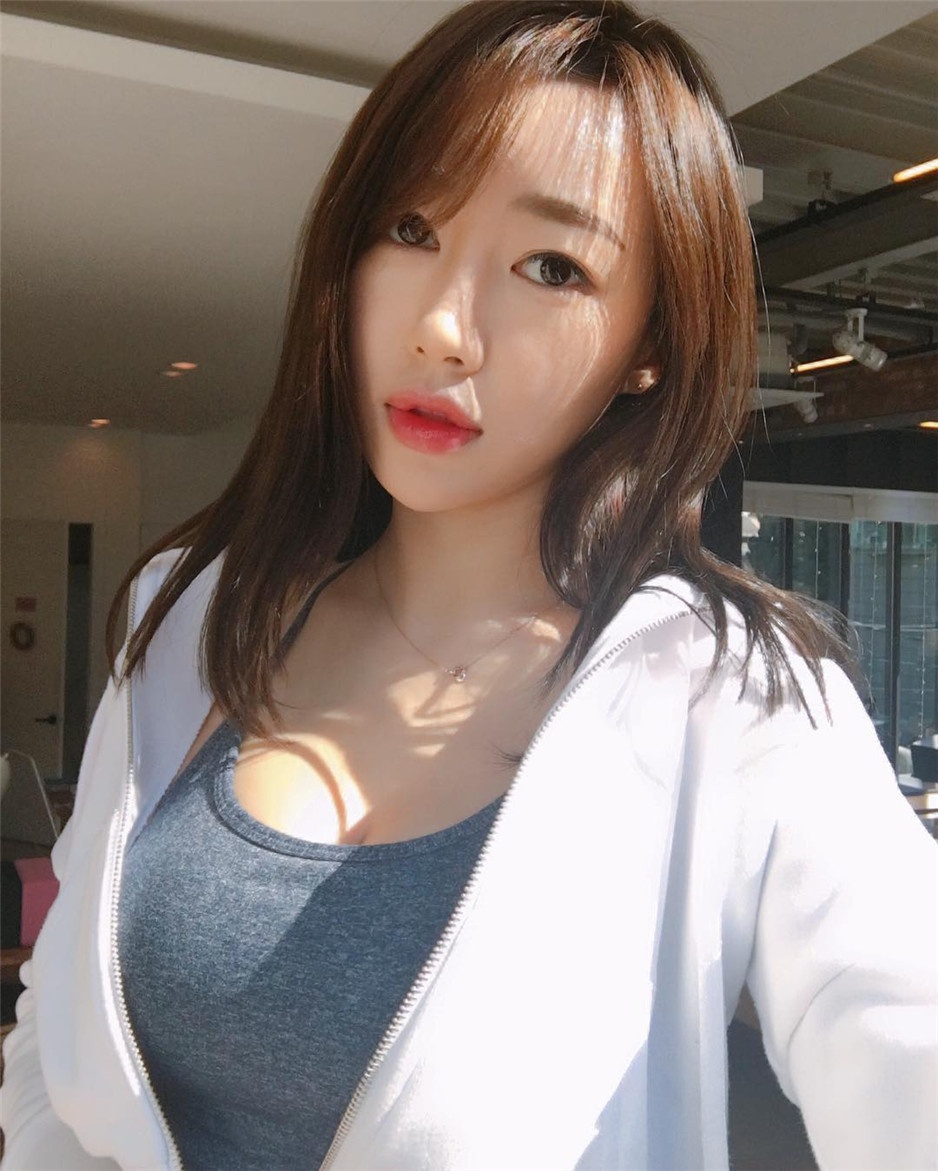 韩国瑜伽女神朴智英私房图片