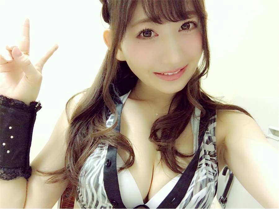日本明星美女月城麻由俏皮可爱私房照