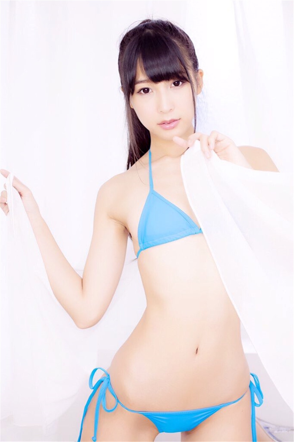 日本水蛇腰女神川崎绫性感美图