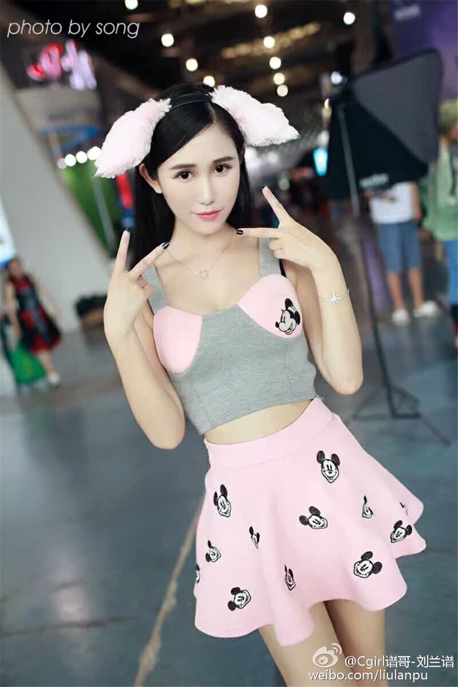 90后超瘦小蛮腰美女刘兰谱微博高清图