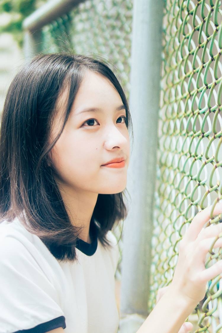 日本丰满美女入江纱绫写真套图