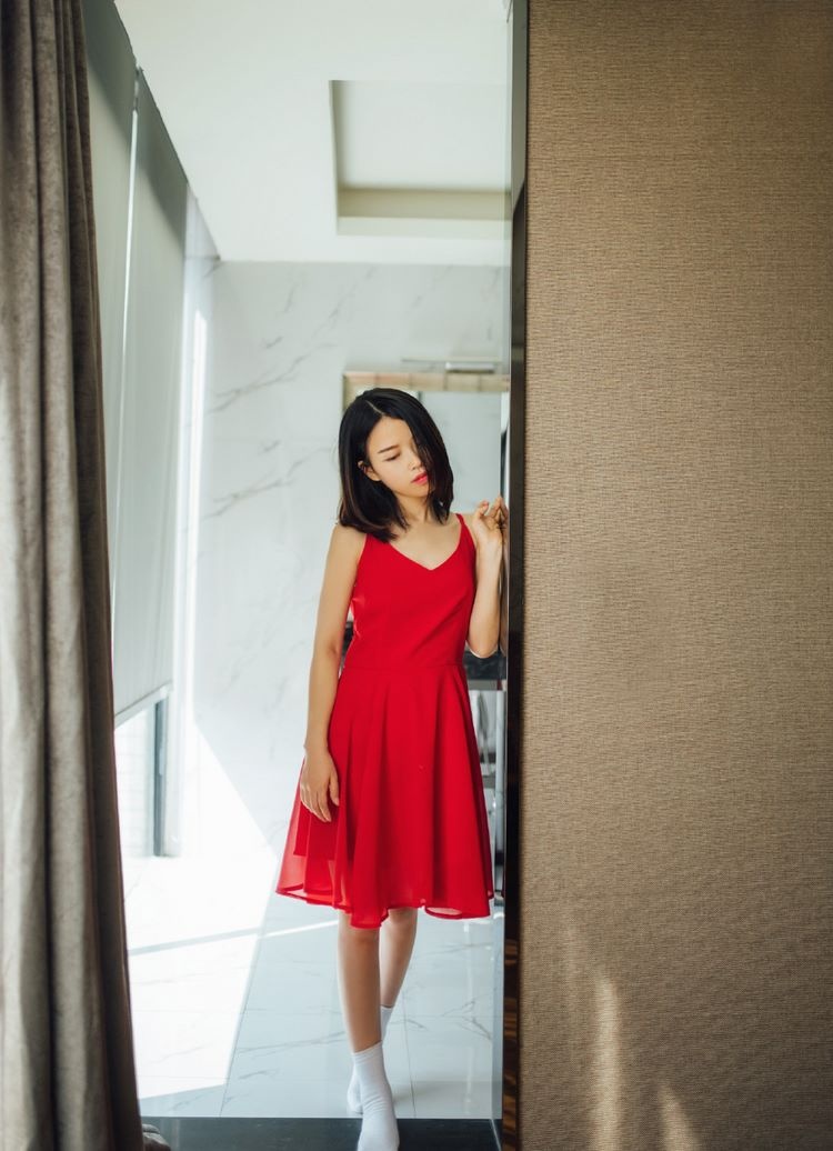 日本美女原干惠性感火辣写真图片
