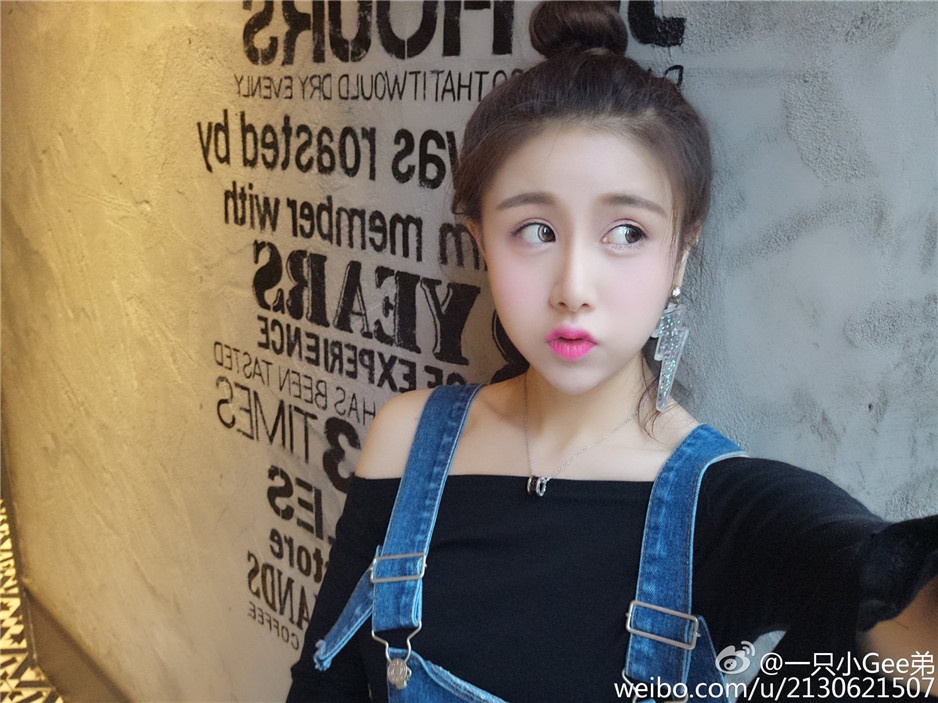 长发妹子方�唯美迷人图片