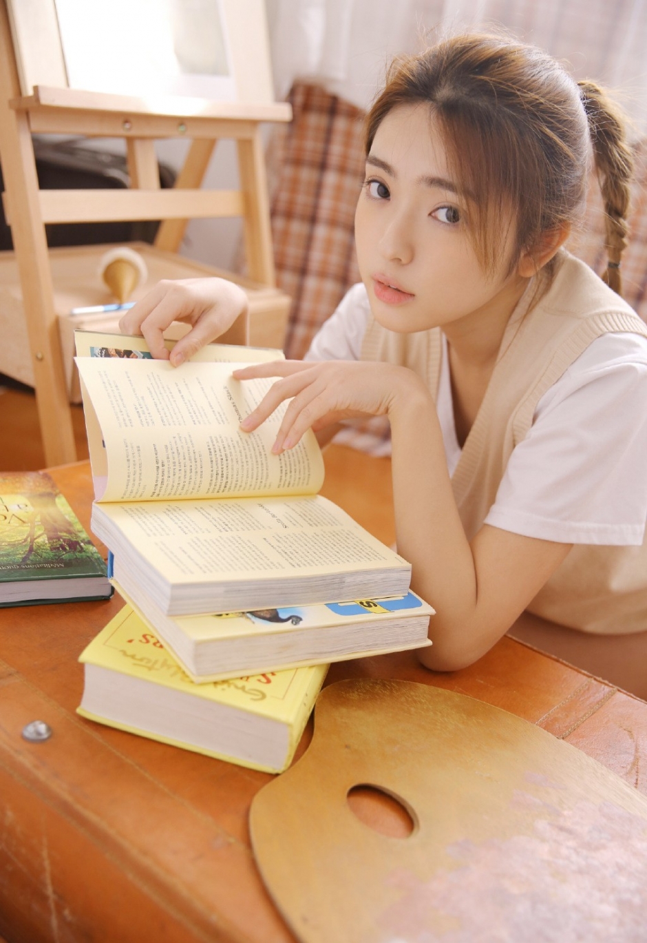 高清平面模特图片 大胸美女模特高清诱惑图片