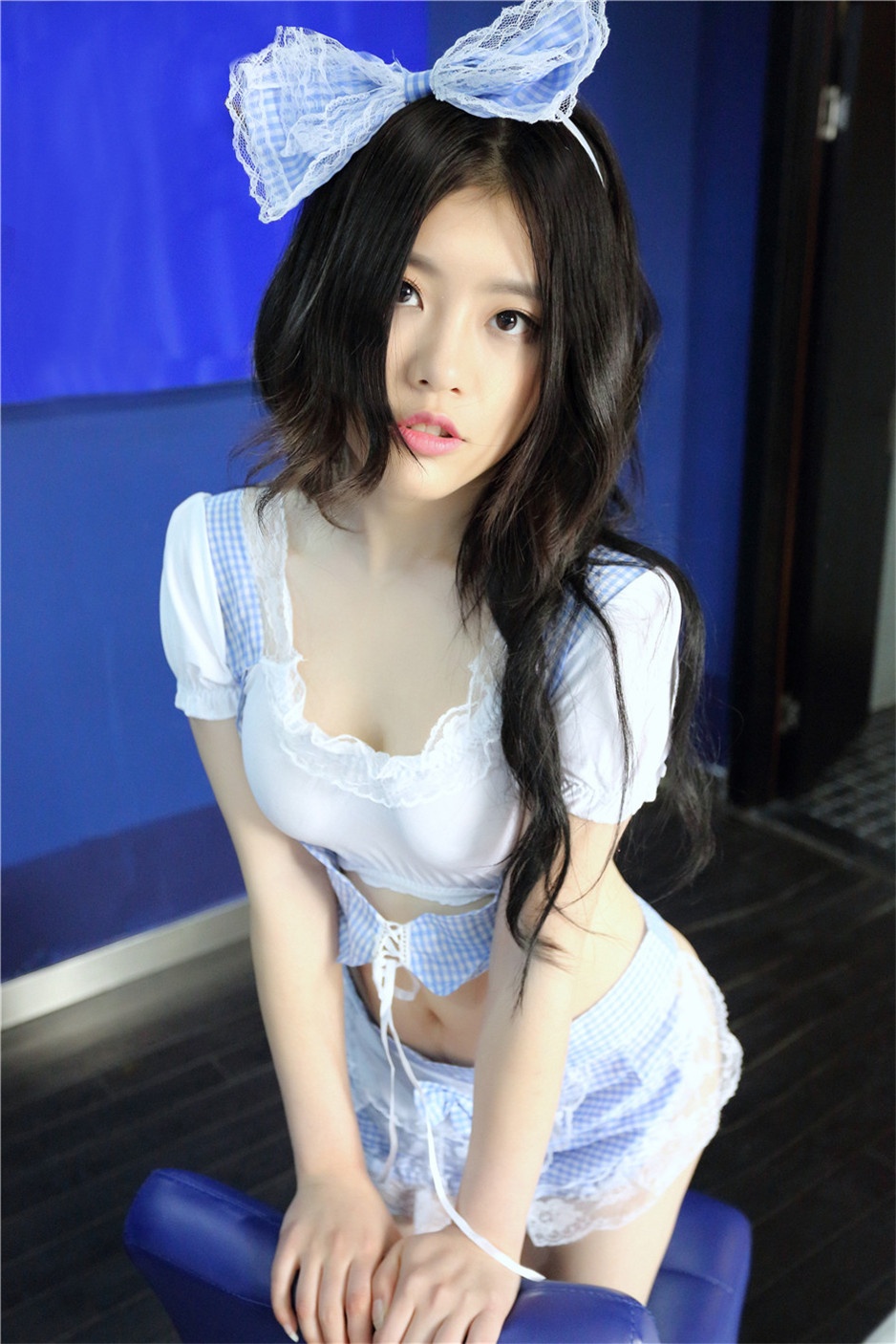娇羞可爱的萌妹子性感私房图片