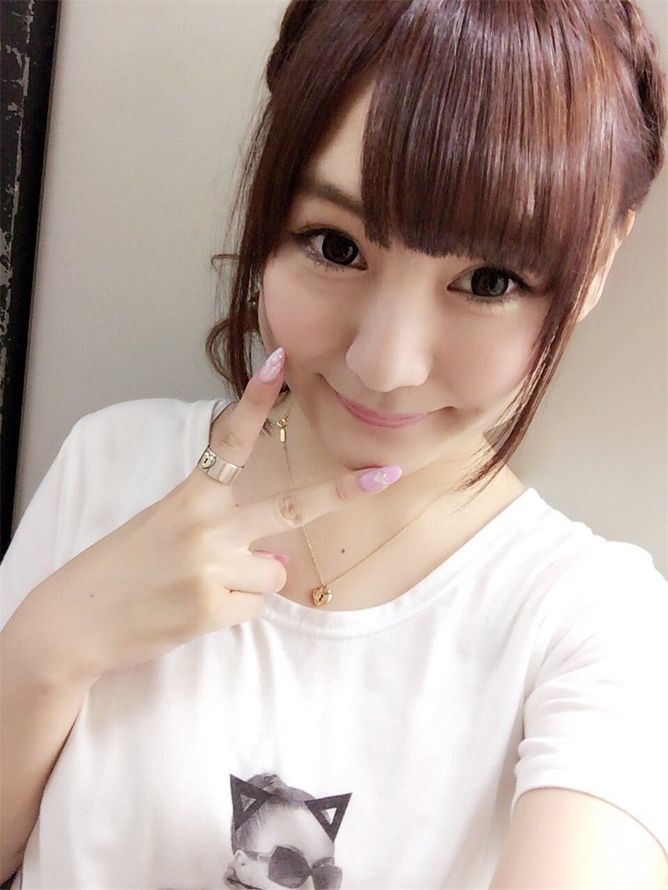 日本氧气美女星野�奈自拍图片