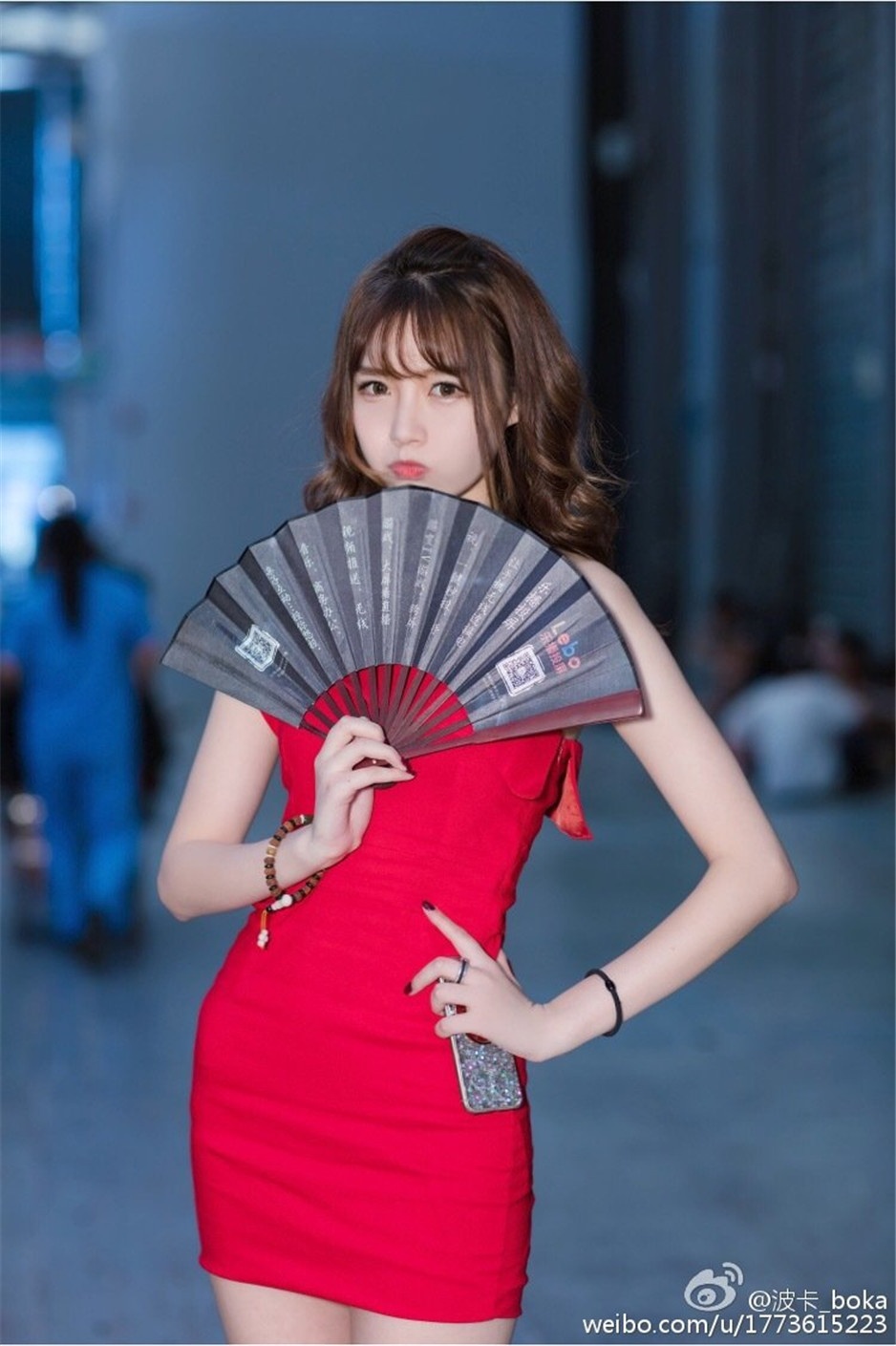 清纯靓丽的甜美妹子支伟婷自拍照