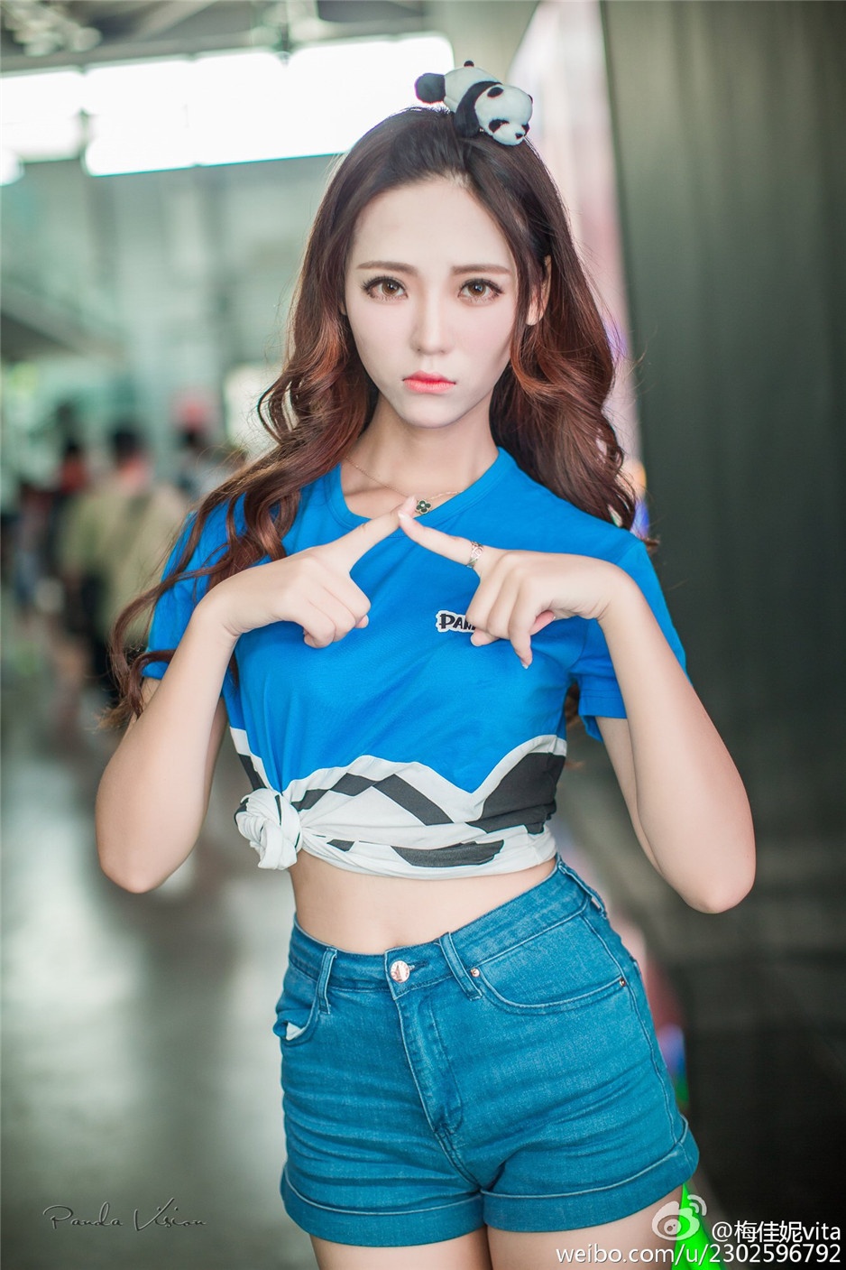 网络红人美女梅佳妮vita微博自拍照