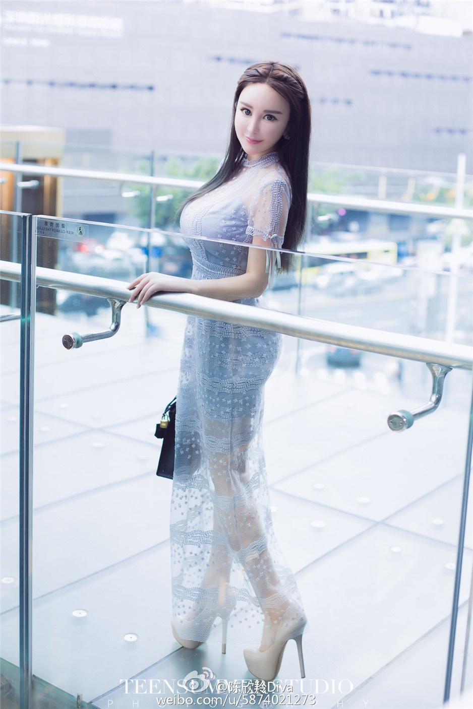 大胸美女陈欣羚Diva丰满写真图集