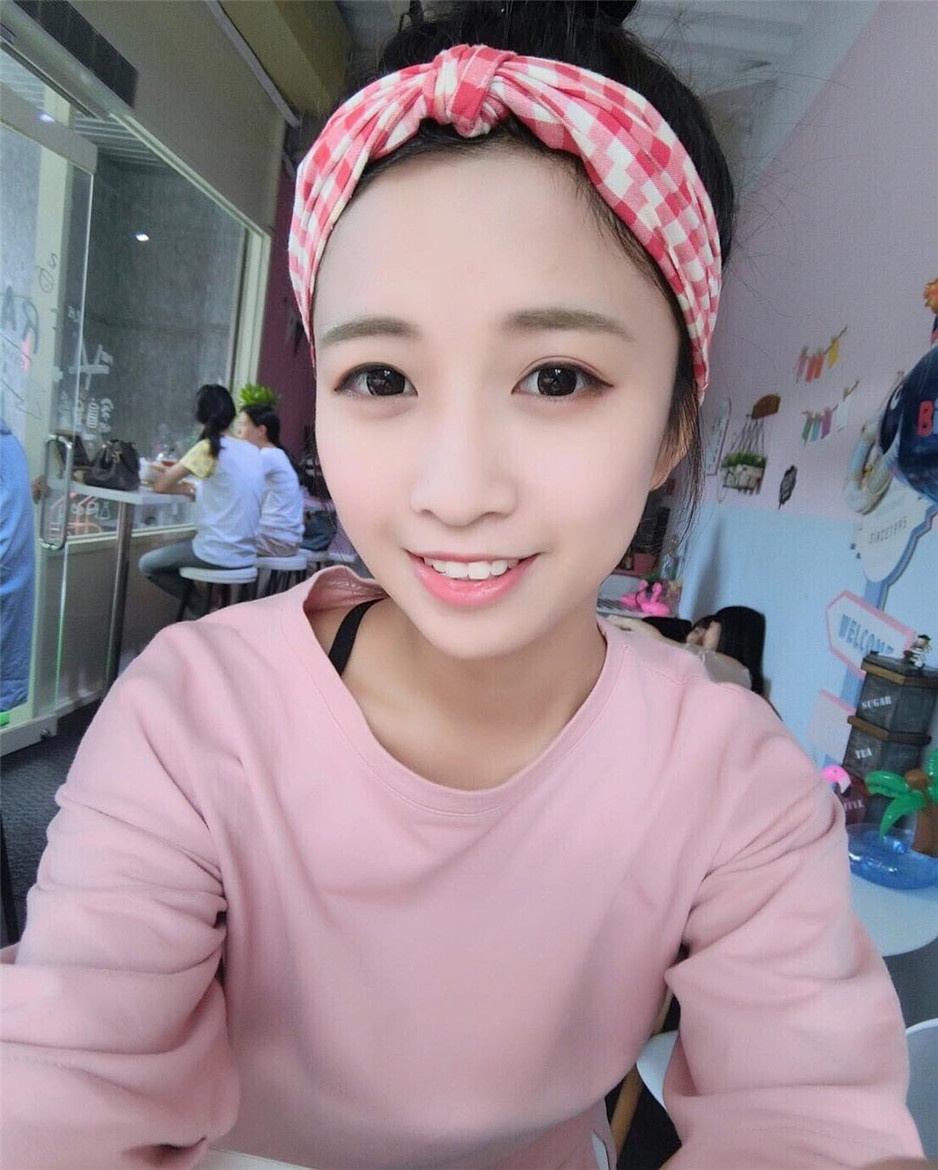 台湾小清新妹子林芷葳自拍照