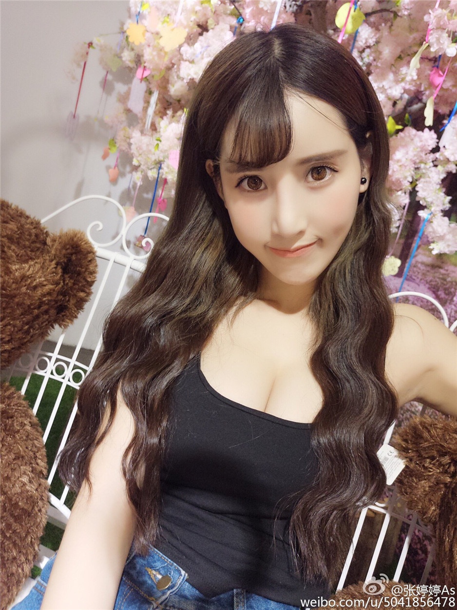 中国内地模特美女张婷婷微博美照
