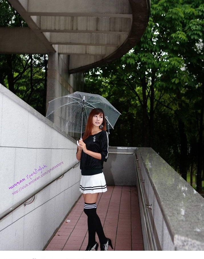 韩国模特孙允珠写真户外雨中摄影图集