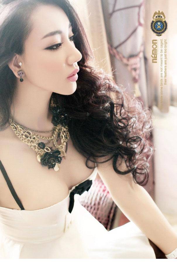 美女模特演绎梦幻白雪公主写真