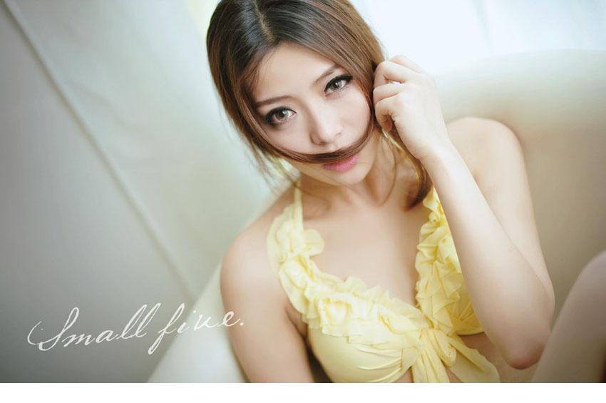 妹子超性感比基尼泳衣诱惑照